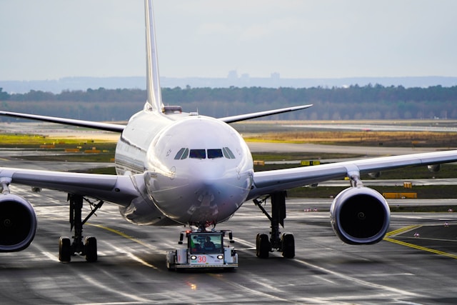 Air freight adalah pengiriman kargo melalui jalur udara